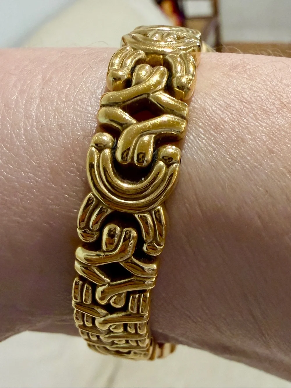 Bulova Gold Tone Dainty Oval Wristwatch Black Dial Textured Bezel Link Bracelet